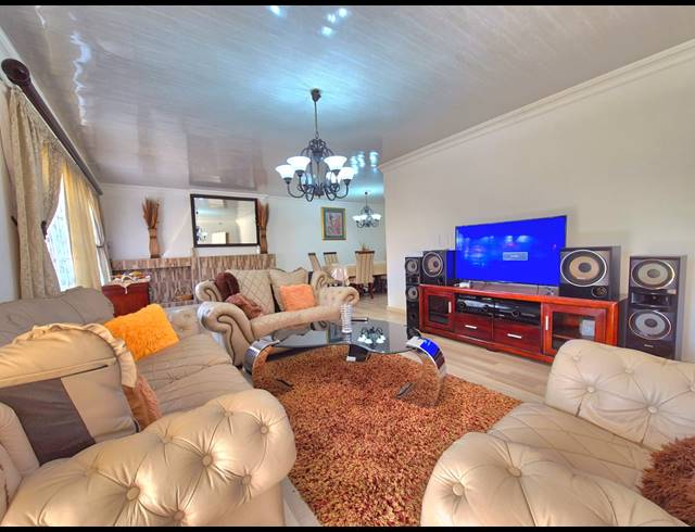 5 BEDROOM HOUSE TO LET IN BRENTHURST